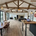 Ancienne Tuilerie Entierement Renovee Avec Piscine Et Vue Sur La Dordogne Feriehus