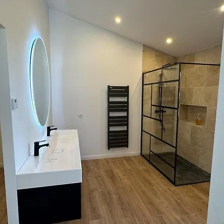 펜션 Ancienne Tuilerie Entierement Renovee Avec Piscine Et Vue Sur La Dordogne Fronsac (Gironde)