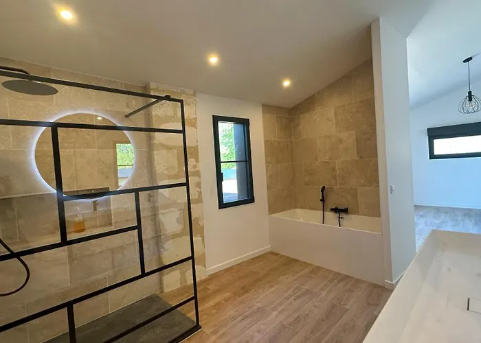 Ancienne Tuilerie Entierement Renovee Avec Piscine Et Vue Sur La Dordogne Feriehus