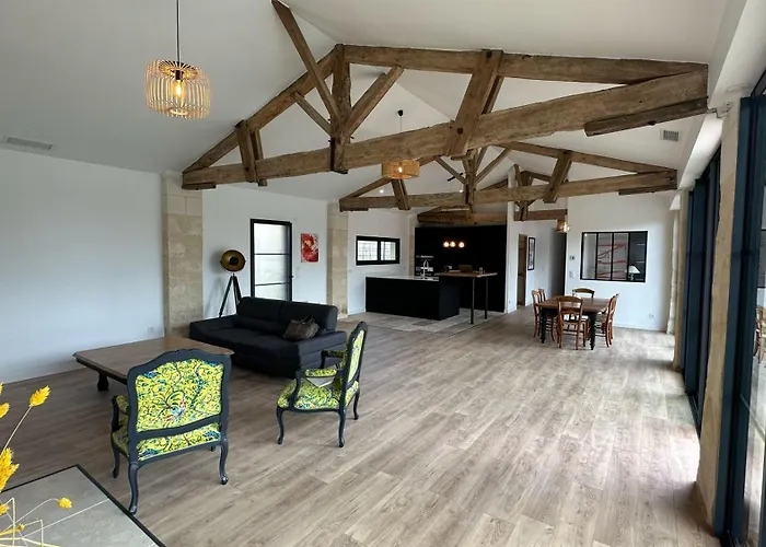 Ancienne Tuilerie Entierement Renovee Avec Piscine Et Vue Sur La Dordogne Feriehus